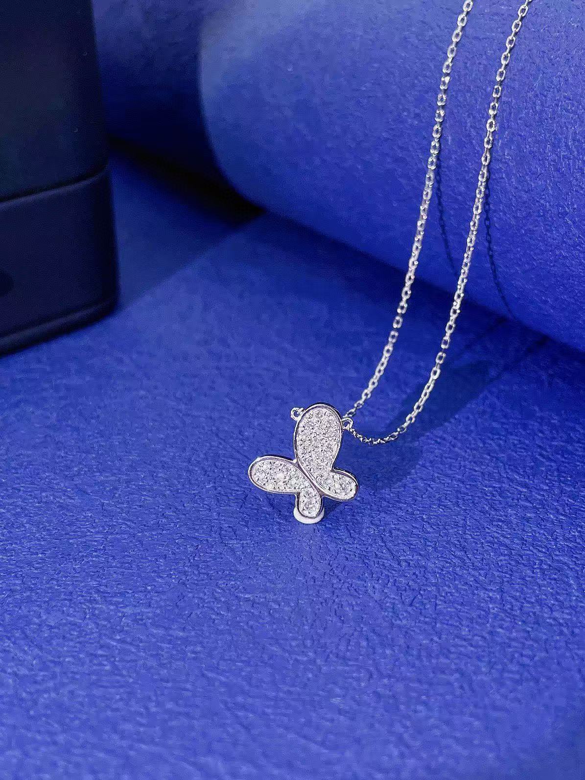 18K White Gold Lab-Grown Diamond Irregular Butterfly Necklace