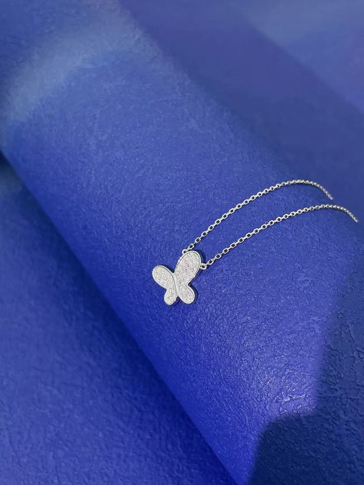 18K White Gold Lab-Grown Diamond Irregular Butterfly Necklace