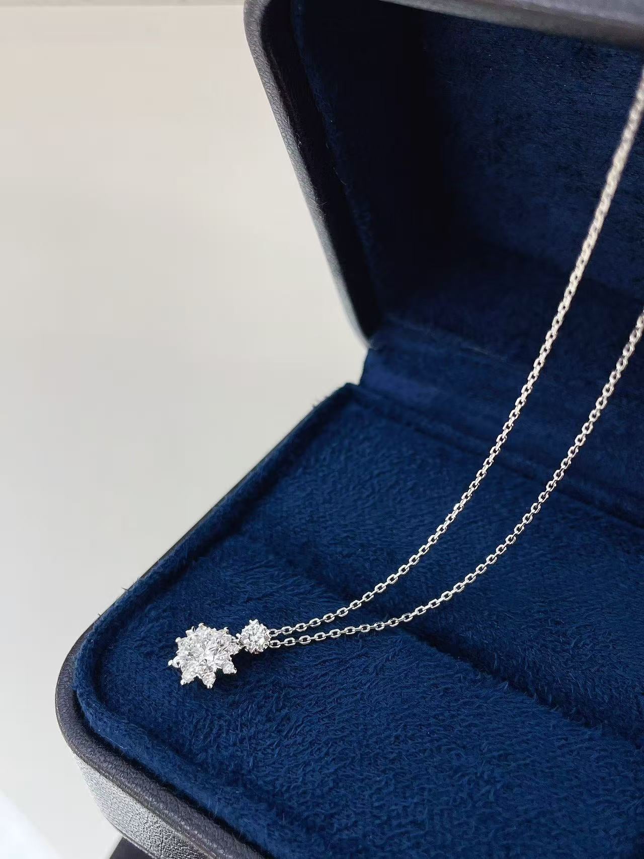 18K White Gold Lab-Grown Diamond Snowflake Necklace