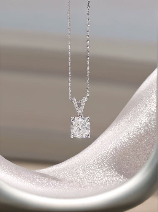 18K Gold Lab-Grown Diamond Cushion V-Clasp Necklace